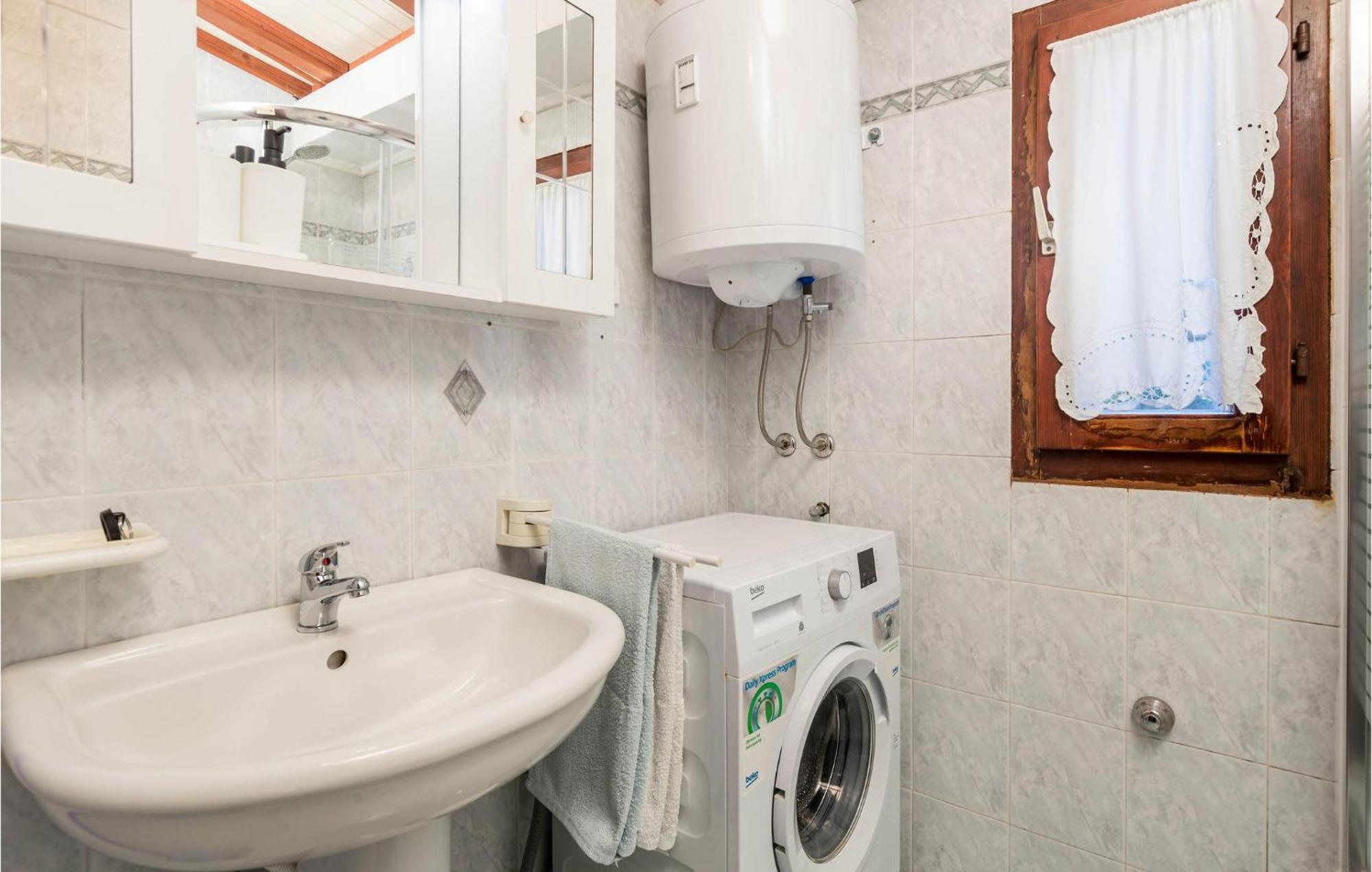 Awesome Home In Veli Lošinj Extérieur photo