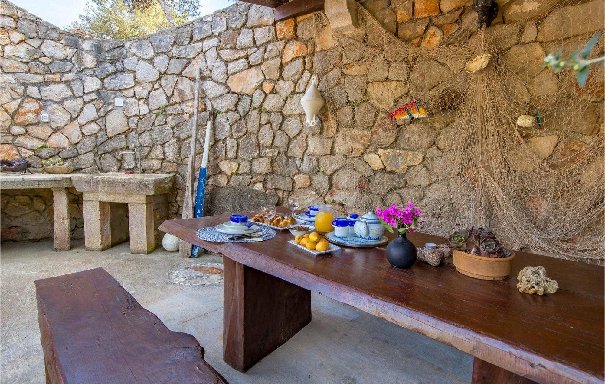 Awesome Home In Veli Lošinj Extérieur photo